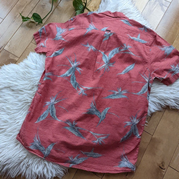 👕RIP CURL - Jungle Short Sleeve Button-down - Picture 4 of 9